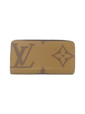 Louis Vuitton Monogram Giant Zippy Wallet